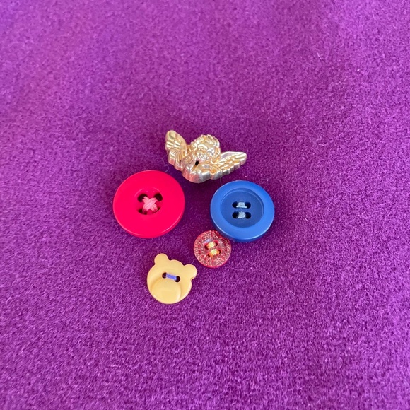 Purple Wool Blend Capelet | Vintage Button Detail | Chic Winter Layering Piece - Picture 7 of 8